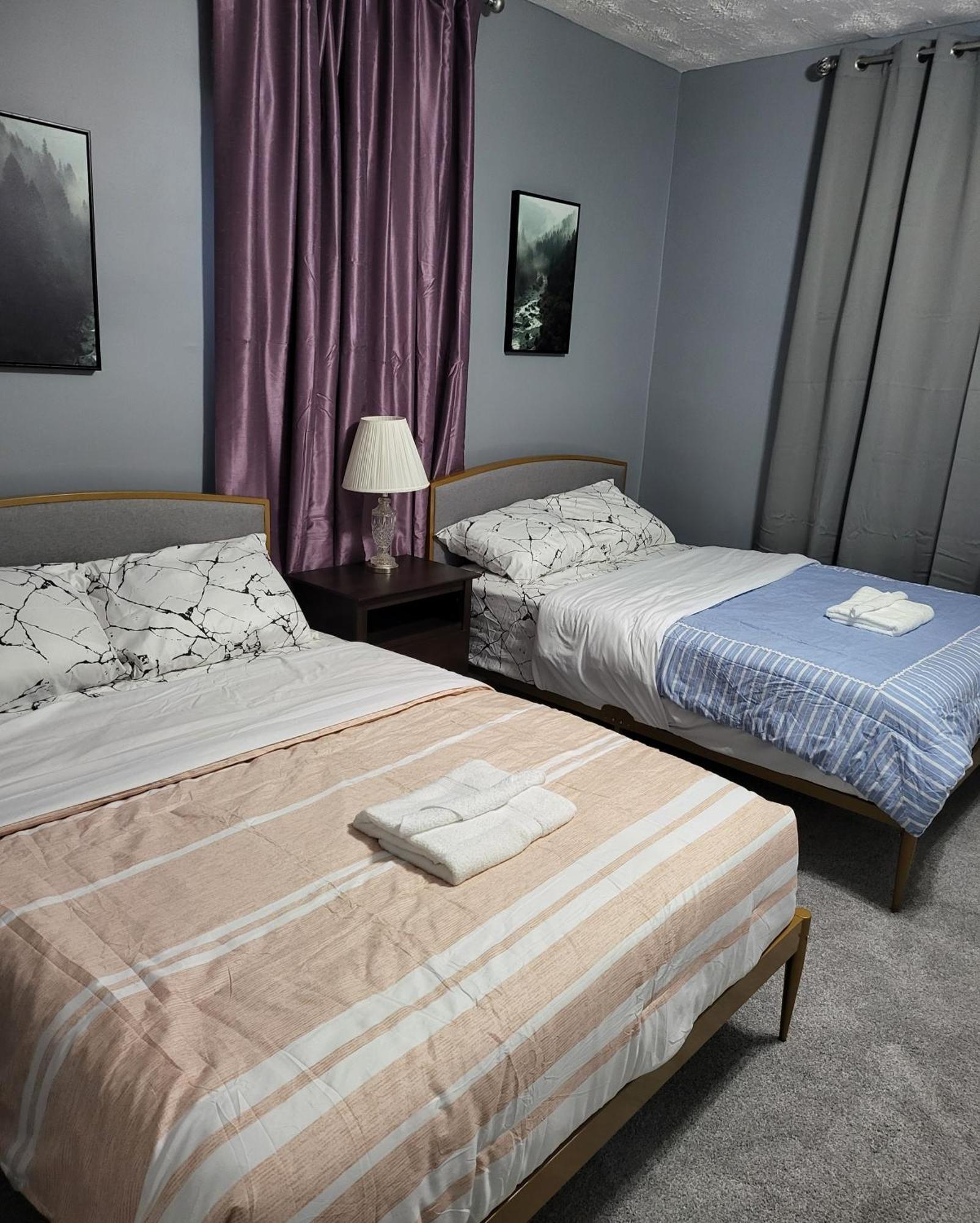 Alloggio in famiglia Guest With Two Double Beds In Oh, Airport Location